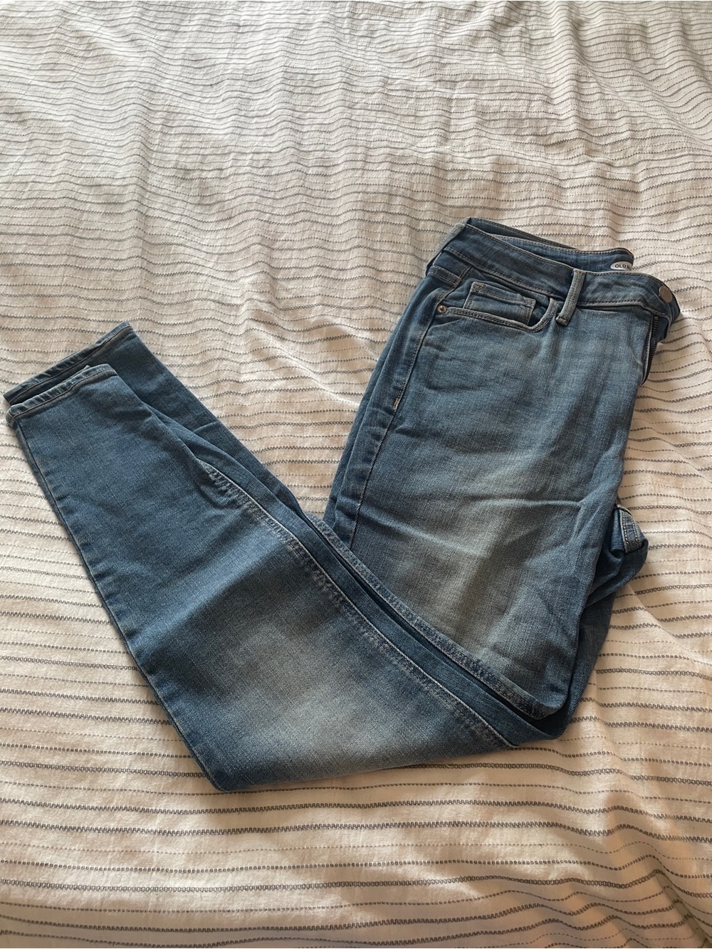 3/$20 Old Navy High Rise Skinny Jeans
